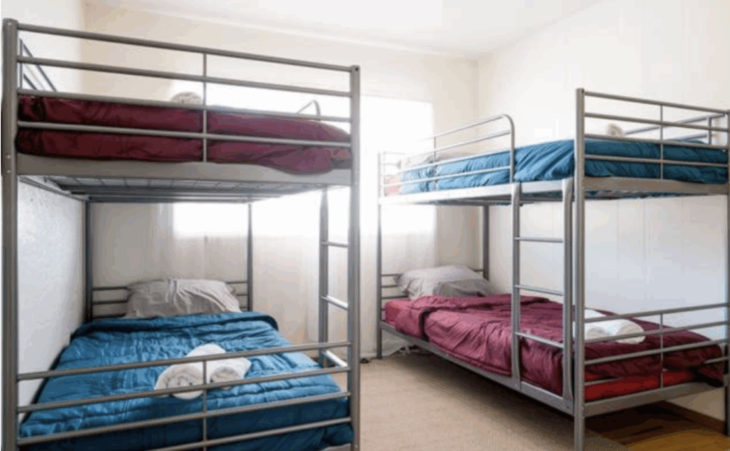 4 bed hostel room